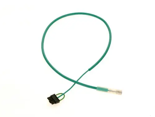 Grüne Leitung mit einem schwarzen Stecker und einem transparenten Anschluss, hergestellt von Bosch, vermutlich für die Verbindung in Heizsystemen oder Gasgeräten.